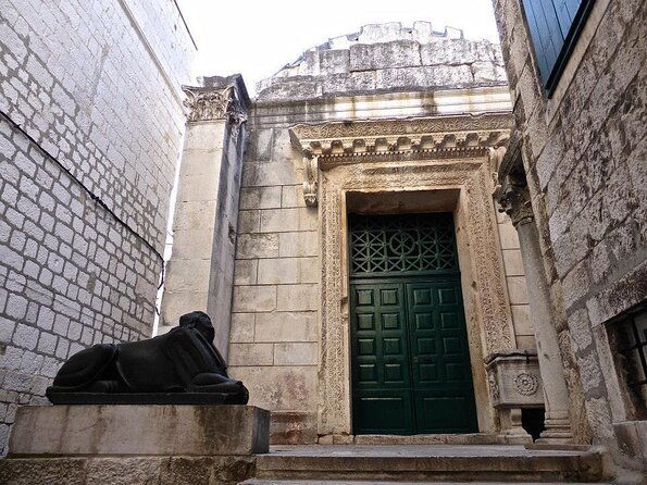 discover-splits-hidden-history-guided-walking-tour