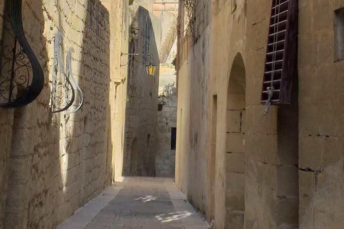 discover-the-3-cities-private-insider-walking-tour