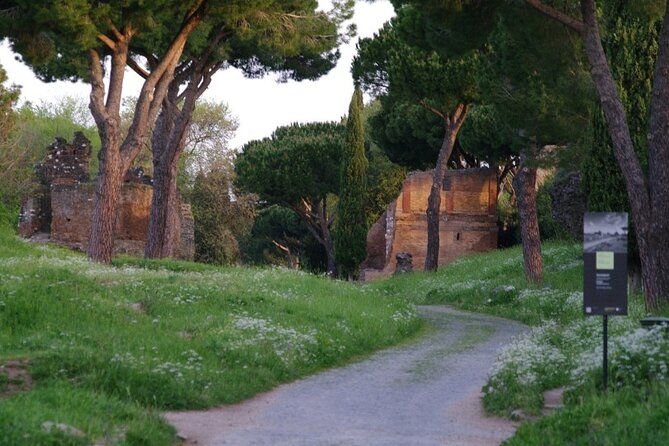 discover-the-ancient-appian-way-in-confort-a-golf-cart-adventure