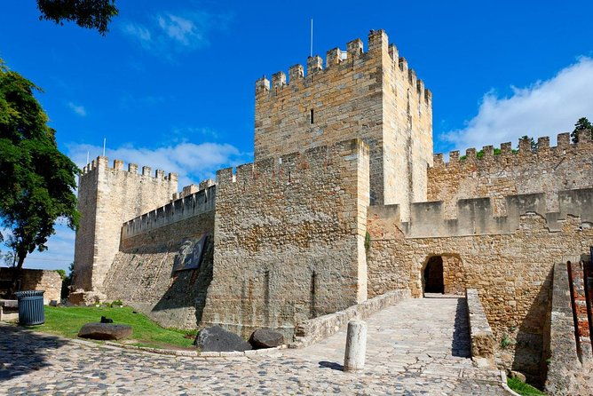 discover-the-charm-of-lisbon-hills