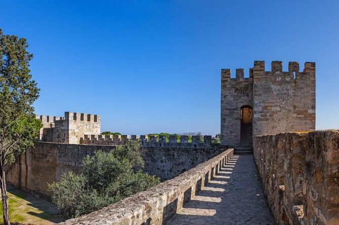 discover-the-charm-of-lisbon-hills