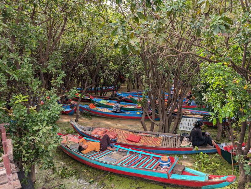 discover-the-enchantment-of-chong-kneas-floating-village