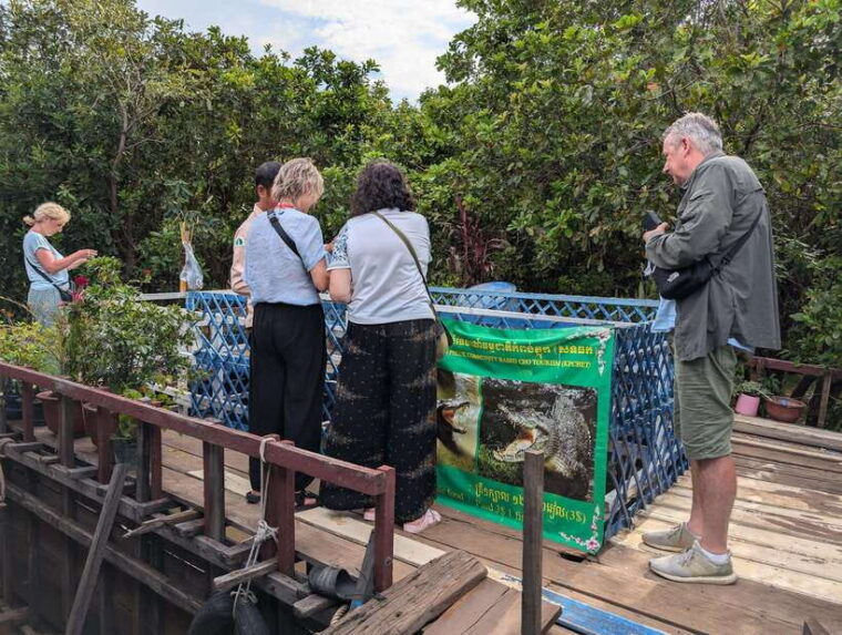 discover-the-enchantment-of-chong-kneas-floating-village
