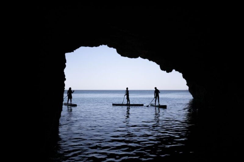 discover-the-grottos-and-caves-in-a-sup-guided-tour
