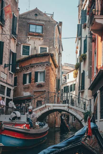 Discover the Hidden Gems of Venice: Guided Walking Tour - Exploring Venice’s Hidden Corners with a Local Guide