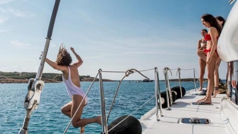 discover-the-highlights-by-sea-mykonos-catamaran-experience