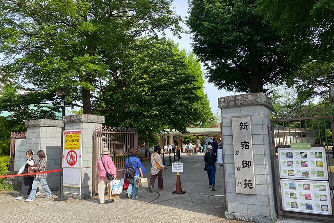 Discover the History of Shinjuku Gyoen  Private Walking Tour - An In-Depth Look at the Tour Experience