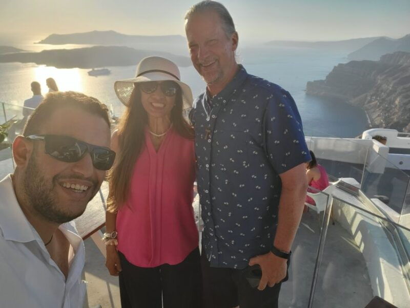 discover-the-island-of-santorini-in-six-hours-with-locals