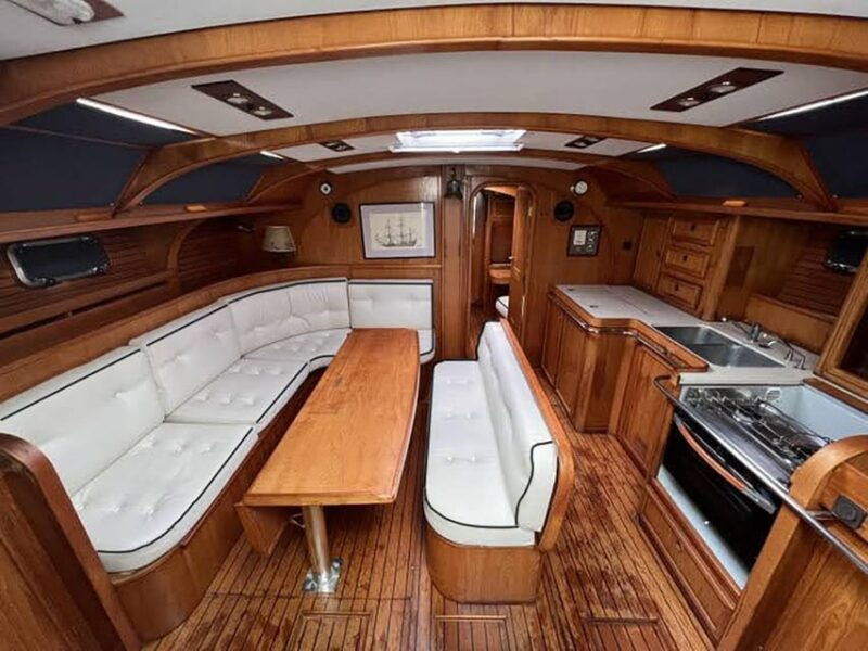 discover-the-lisbon-riviera-2h-sunset-sailboat-wine-cruise