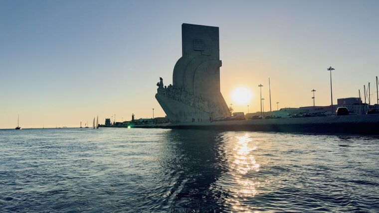 discover-the-lisbon-riviera-2h-sunset-sailboat-wine-cruise