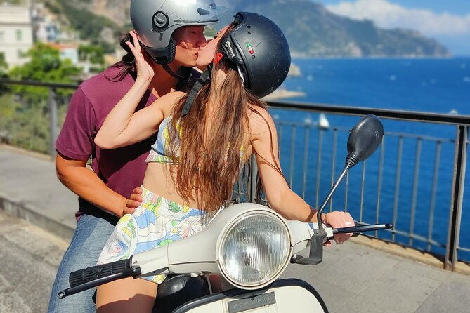 discover-the-magic-of-the-amalfi-and-sorrento-coast-by-vespa