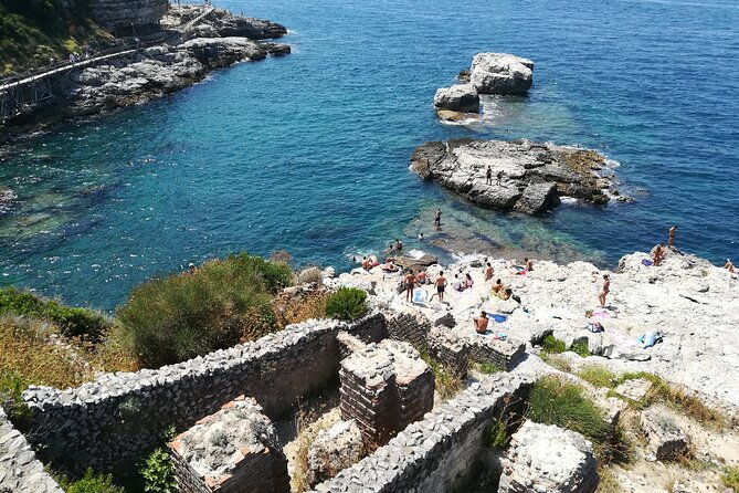 discover-the-magic-of-the-amalfi-and-sorrento-coast-by-vespa