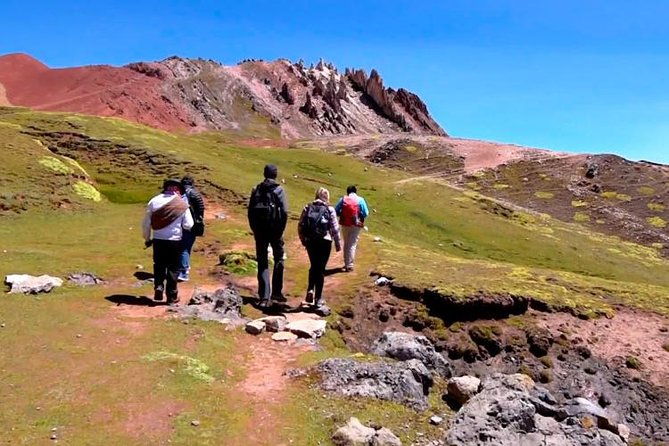 discover-the-magic-of-the-palcoyo-mountain-in-cusco