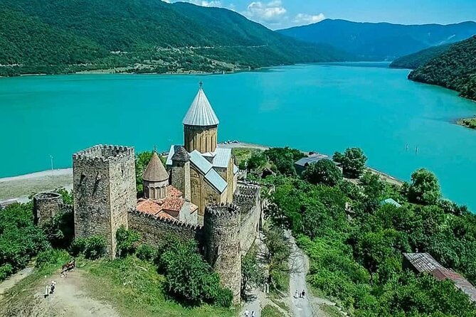 discover-the-majestic-georgian-highlands-2