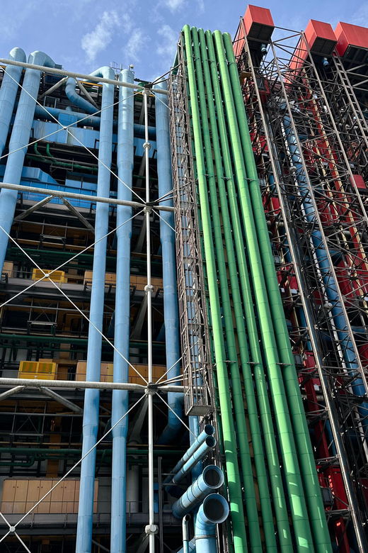 discover-the-marais-an-outdoor-detective-adventure