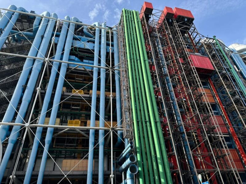 discover-the-marais-an-outdoor-detective-adventure