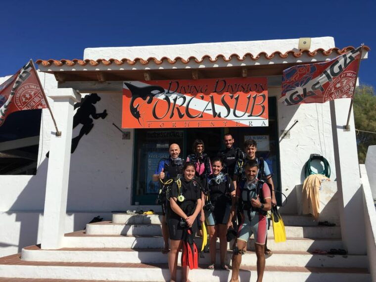 discover-the-underwater-world-scuba-diving-experience