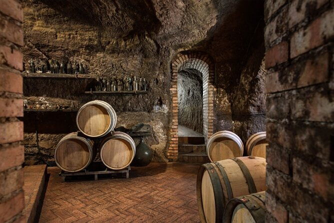 discover-the-volcanic-tuff-caves-and-taste-excellent-lucanian-wines