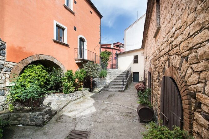 discover-the-volcanic-tuff-caves-and-taste-excellent-lucanian-wines