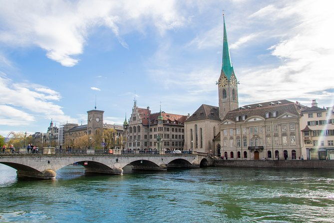 discover-the-zurich-banking-scene-with-a-local