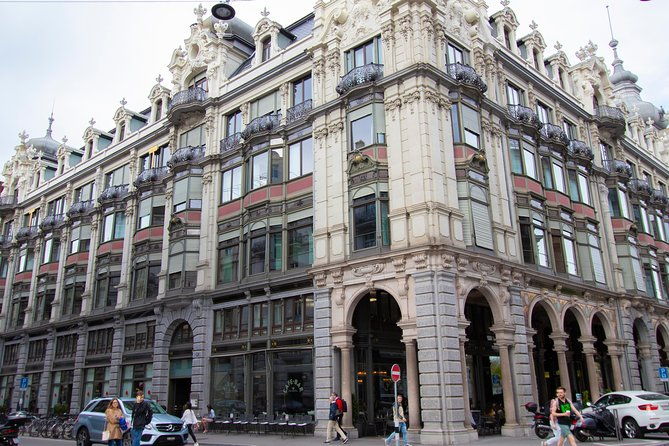 discover-the-zurich-banking-scene-with-a-local