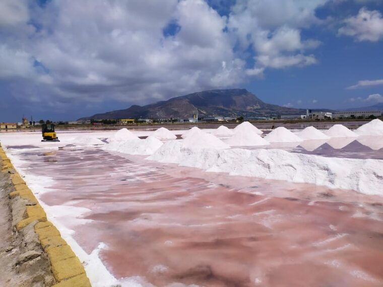 discover-trapanis-saltpans-with-an-e-bike-tour