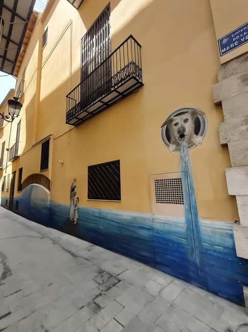 Discover Valencia yourself with a Playful walking tour! - How does it work practically?