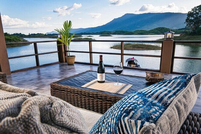 Discover Vang Vieng in 4 nights & 5 days (Lakefront Resort) - Key Points