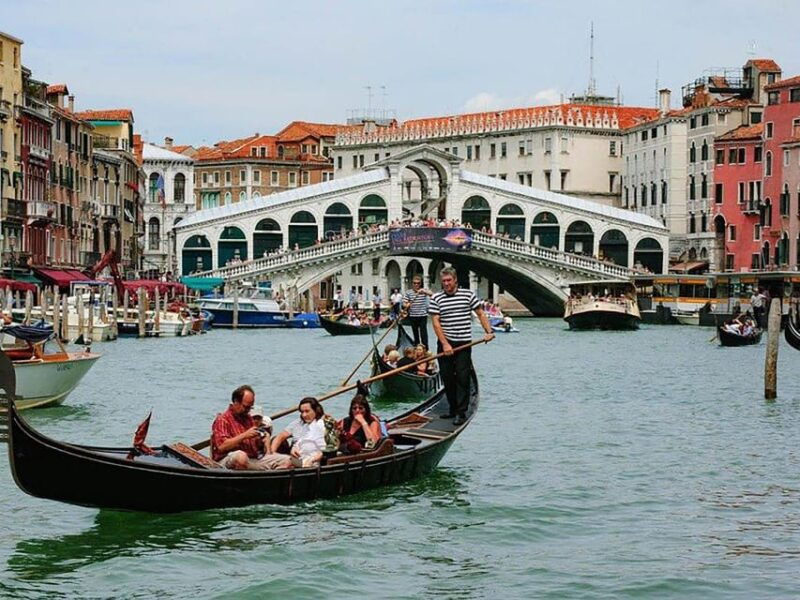 discover-venice-morning-tour-gondola-experience