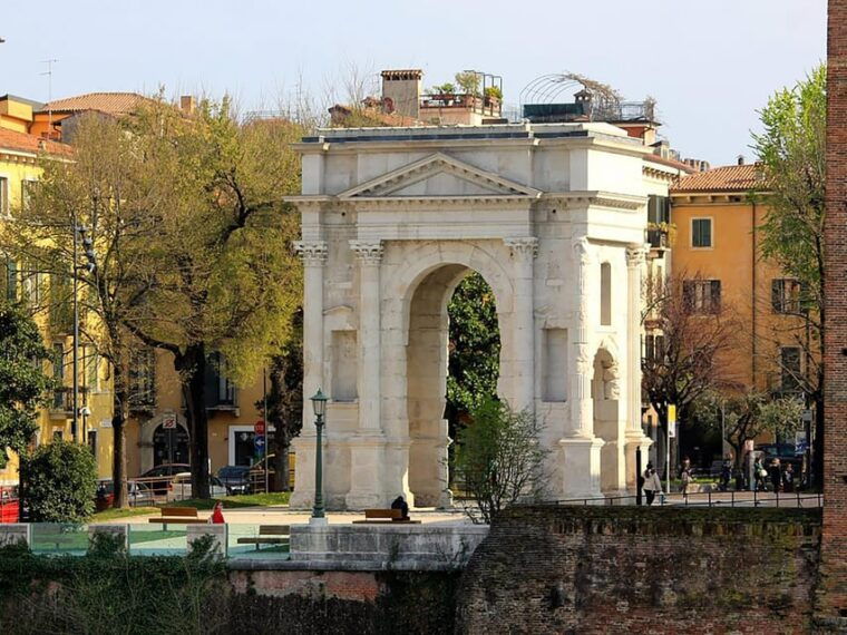 discover-verona-arena-juliets-balcony-hidden-gems
