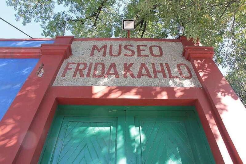 discover-xochimilco-and-coyoacan-tradition-music-culture