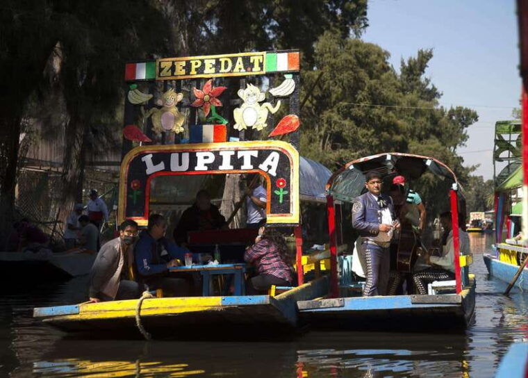 discover-xochimilco-and-coyoacan-tradition-music-culture