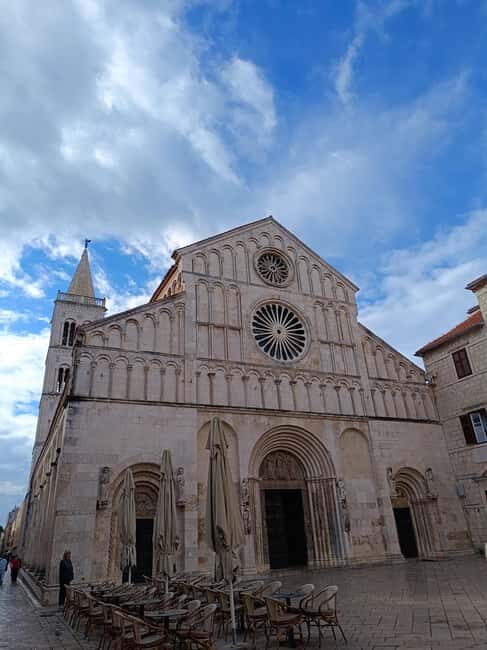 Discover Zadar privately: Individual guided tour in German - The Churches and the Oldest Street