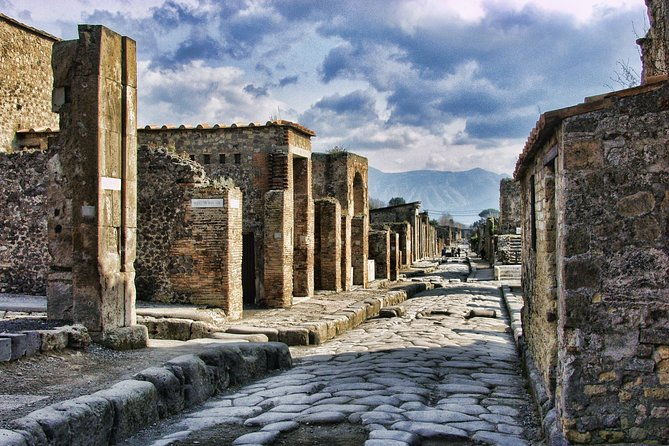 discovering-pompeii-and-herculaneum-vip-tour-with-lunch