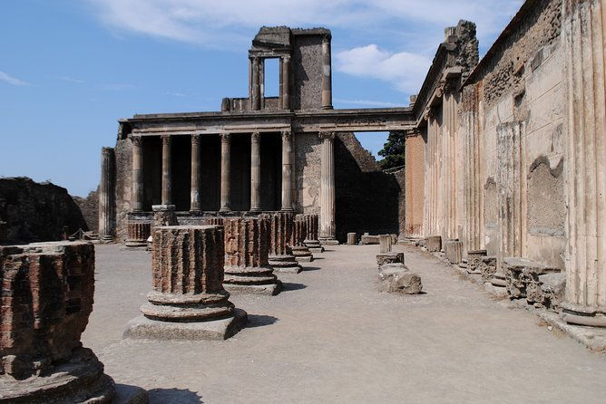 discovering-pompeii-and-vesuvius-vip-tour-with-lunch
