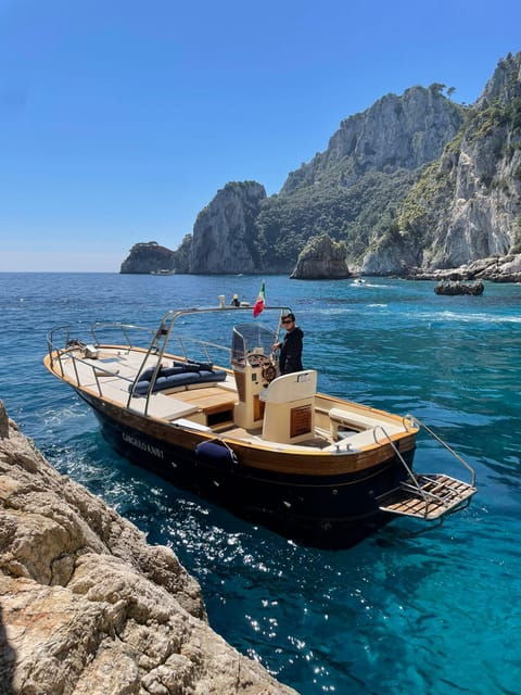 discovering-the-island-of-capri-by-boat-fratelli-aprea-open-750