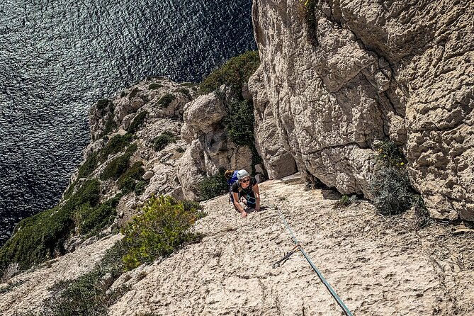 discovery-climbing-large-routes-in-the-calanques-of-marseille