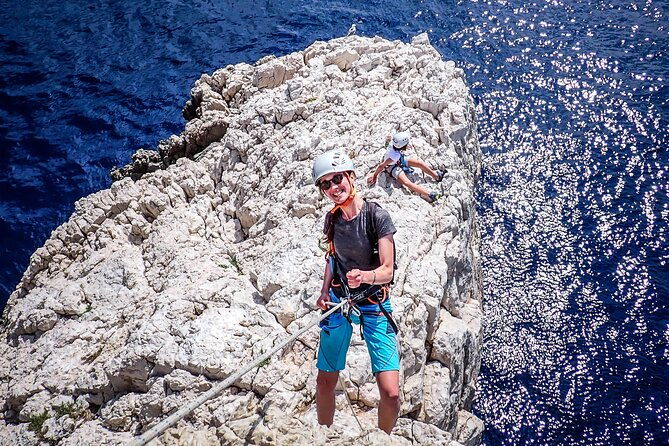 discovery-climbing-large-routes-in-the-calanques-of-marseille
