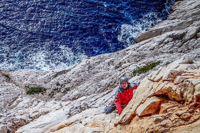 discovery-climbing-large-routes-in-the-calanques-of-marseille