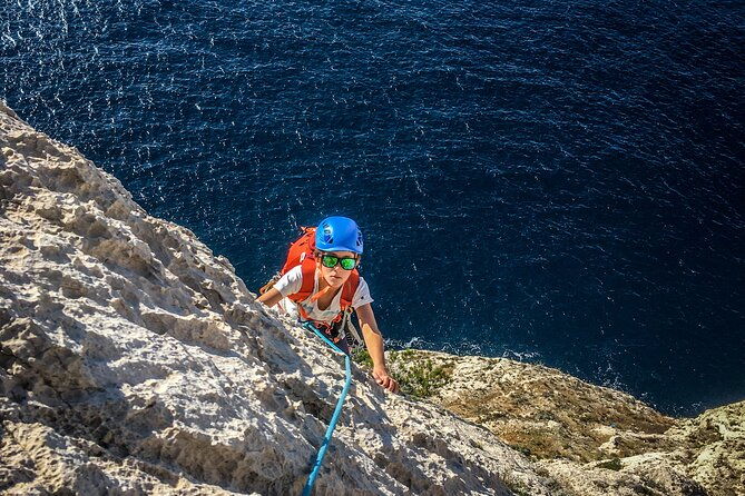 discovery-climbing-large-routes-in-the-calanques-of-marseille