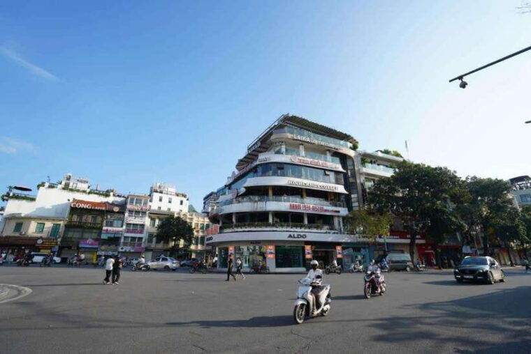 discovery-hanoi-city-tour-full-day-trip-limousine-bus-lunch