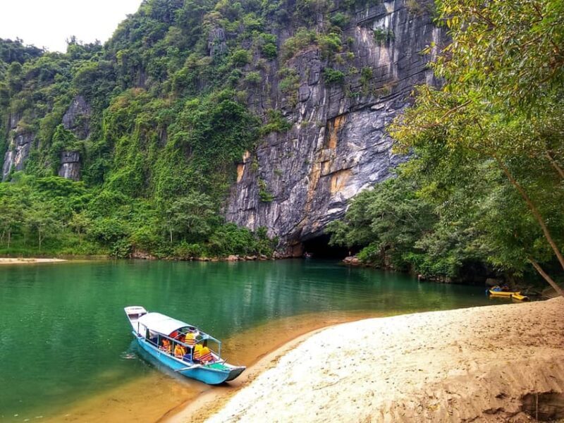 Discovery of amazing Dark cave and Phong Nha cave - What Makes This Tour Stand Out?
