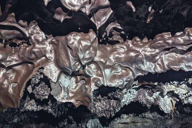 Discovery of the lava tubes 2004 of Piton de la Fournaise - Why This Tour Is Worth It