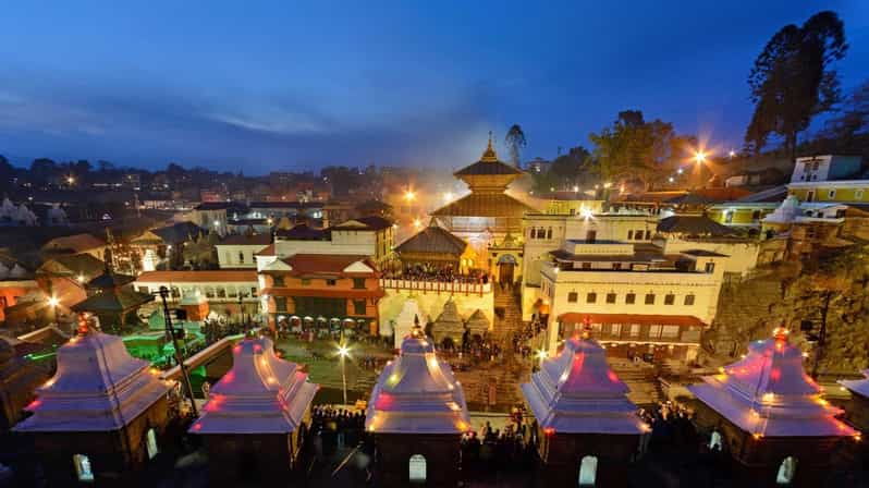 divine-dusk-the-pashupatinath-evening-aarti-private-tour