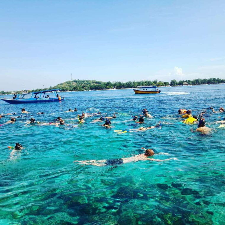 do-snorkeling-trip-at-tree-gilis-with-glass-bottom-boat