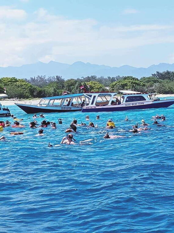 do-snorkeling-trip-at-tree-gilis-with-glass-bottom-boat