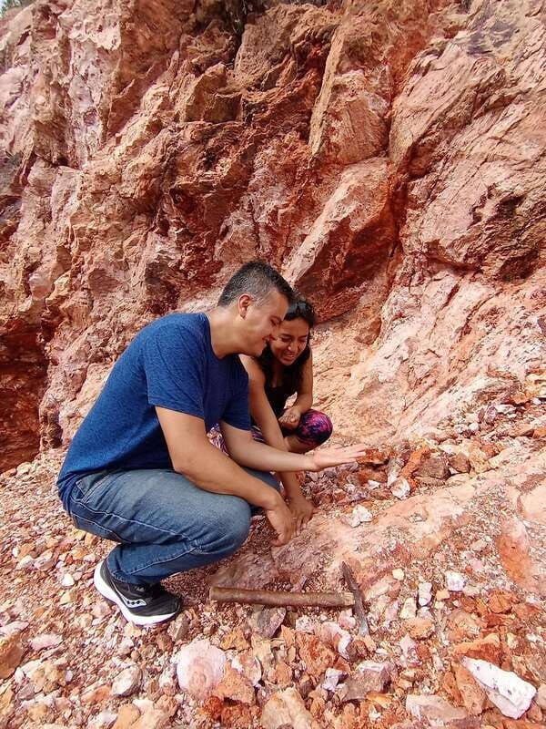 do-you-like-adventure-visit-the-el-pilon-opal-mines