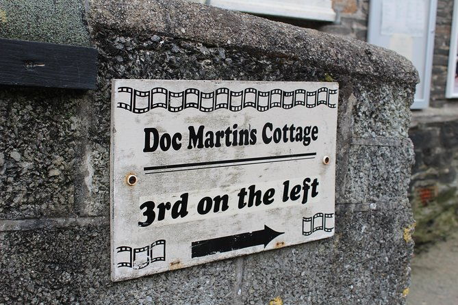 doc-martin-tour-in-port-isaac-cornwall