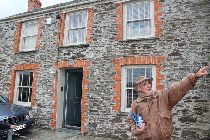 doc-martin-tour-in-port-isaac-cornwall