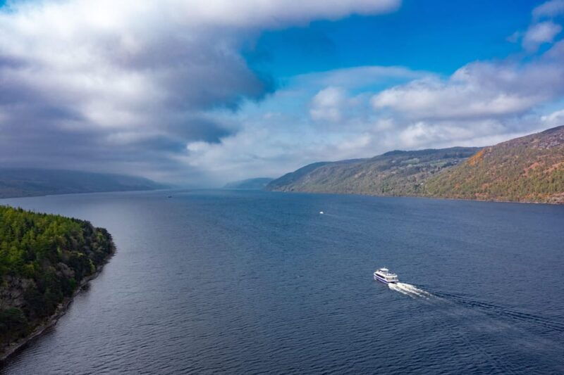 dochgarroch-caledonian-canal-and-loch-ness-50min-cruise
